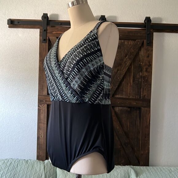 Dreamsuit Slimming Control Wrap One Piece Swimsuit Sz-16W - Picture 2 of 11